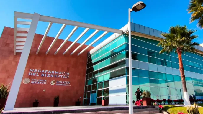 AMLO niega desabasto de medicamentos en Megafarmacia
