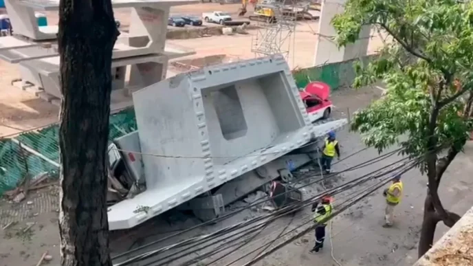 Gobierno de la CDMX compensa a afectados por incidente del Tren Interurbano
