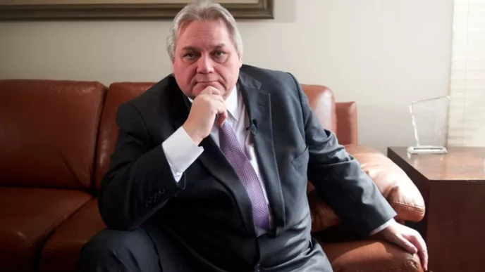 Carlos Bremer sufre desvanecimiento en oficinas de Value Grupo Financiero