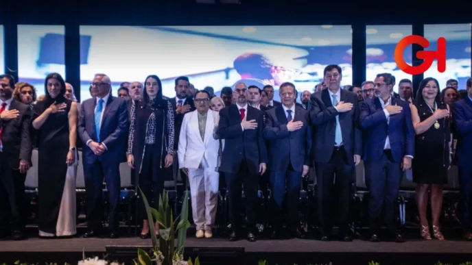 Autoridades y empresarios acompañan a Octavio de la Torre en la Concanaco Servytur