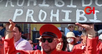 Policías enfrentan a manifestantes pro corridas de toros afuera del Congreso de la CDMX
