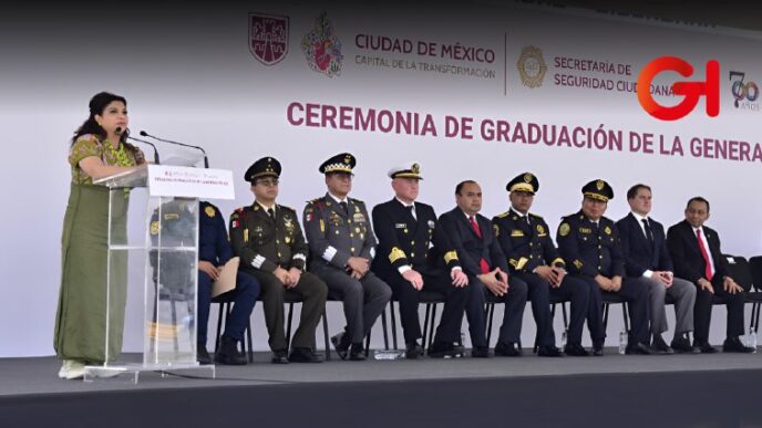 'Hoy se convierten en los nuevos guardianes de la CDMX': Clara Brugada a graduados de la Unipol