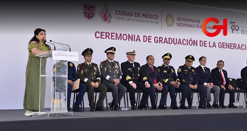 'Hoy se convierten en los nuevos guardianes de la CDMX': Clara Brugada a graduados de la Unipol