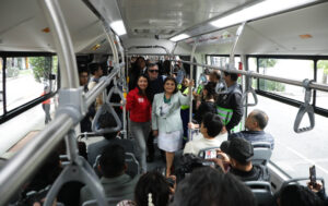 Clara Brugada presenta nuevas unidades de Metrobus