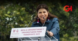 Clara Brugada entrega 10 mil apoyos a universitarios para transporte y más