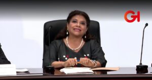 Clara Brugada presenta iniciativa para aumentar la sanción contra franeleros de la CDMX