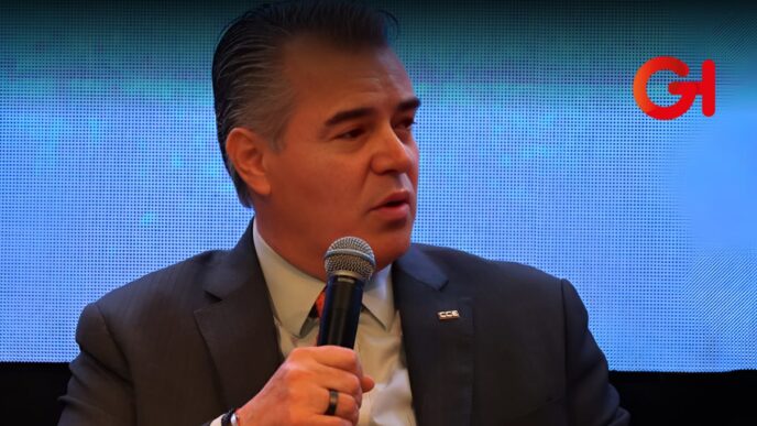 Francisco Cervantes provoca un escenario de alto riesgo de división en el CCE