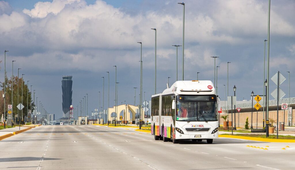 ¿Cómo llegar al AIFA en transporte público?