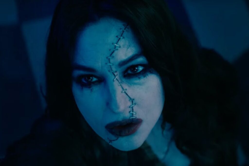 monica bellucci en beetlejuice