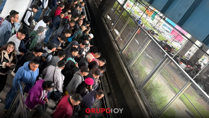 Lluvias ahogan la CDMX; colapsan líneas del Metro