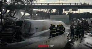 Suman cuatro muertos y 90 lesionados por la explosión de una pipa en el Puente de la Concordia