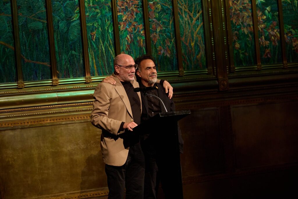 'Amores Perros' celebra 25 años en Bellas Artes con Iñárritu y Arriaga