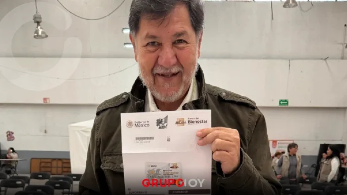 Noroña obtiene su tarjeta del Bienestar pese a sueldo de más de 130 mil pesos