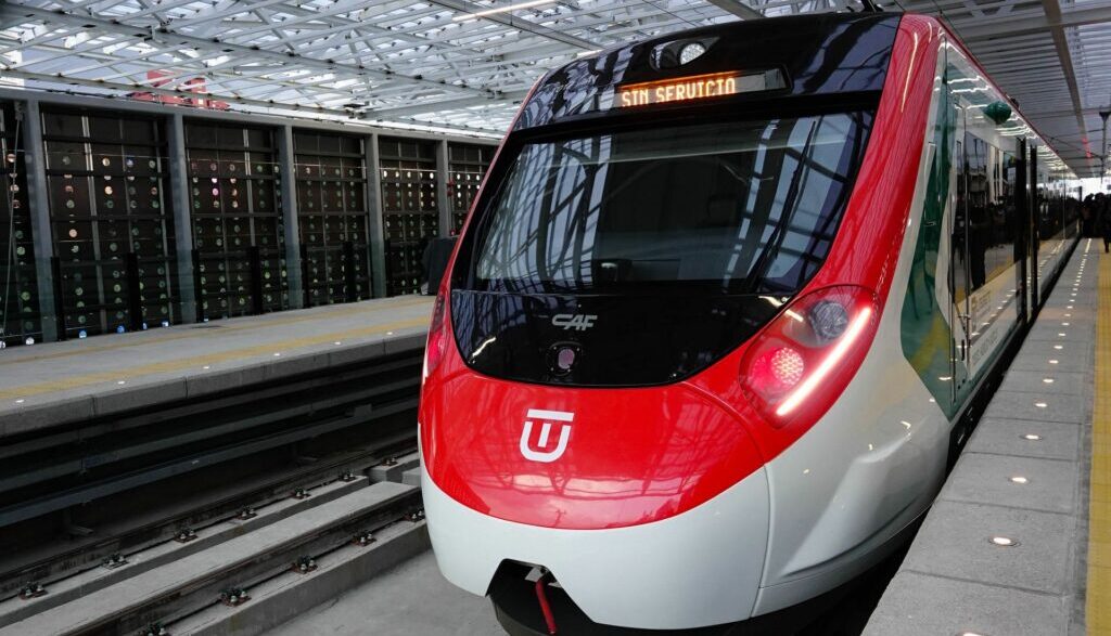 Tren Interurbano México-Toluca inicia operaciones y mejora movilidad regional