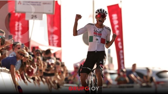 ¡A un paso del titulo! Isaac del Toro gana en Jebel Hafeet y es líder del UAE Tour 2026