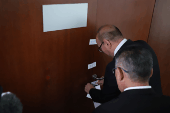 Clausura del salón de belleza Senado en instalaciones legislativas