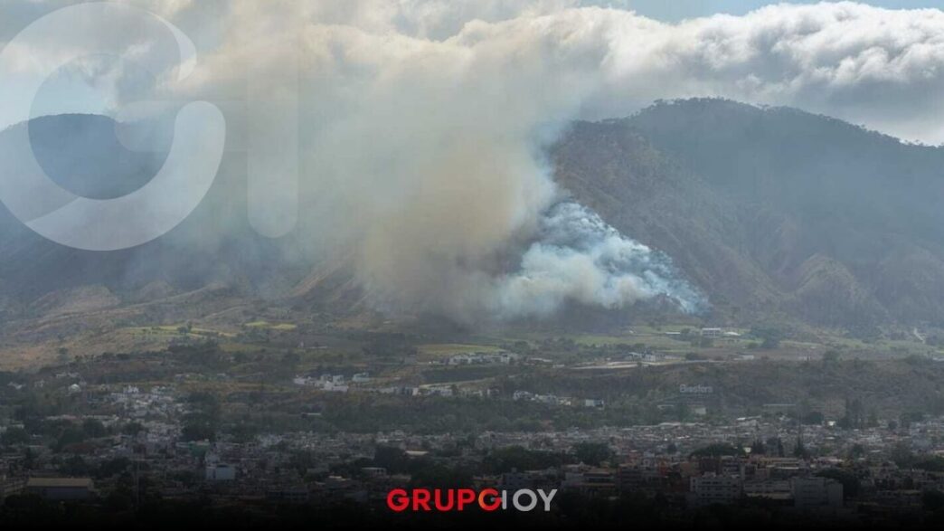 Incendio forestal cumple su segundo día activo en el Cerro San Juan, Tepic