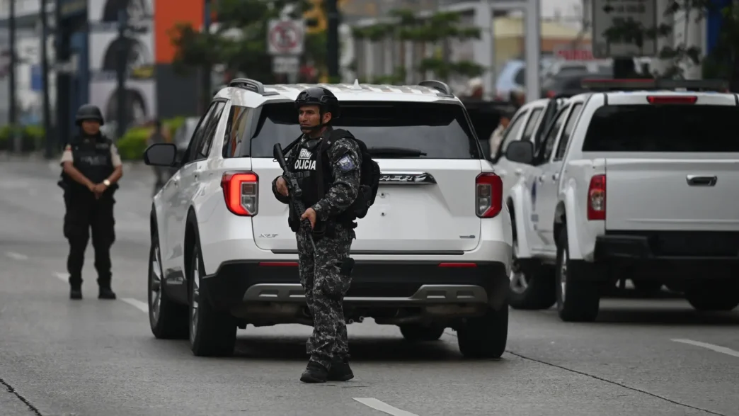Ocho cadáveres mutilados en fosas de Ecuador: zona minera se convierte en escena de violencia extrema