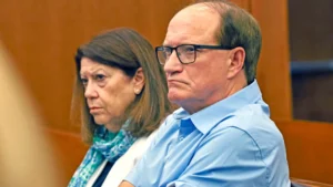 Recaudan más de un millón de dólares para los padres de la mujer que estranguló a sus tres hijos en Massachusetts