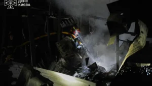 Rusia bombardea Kiev: 12 muertos y ataque a infraestructura ferroviaria